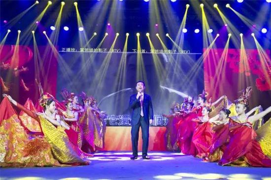 王健林：萬達(dá)決定做互聯(lián)網(wǎng)金融（網(wǎng)絡(luò)信貸、移動(dòng)支付）